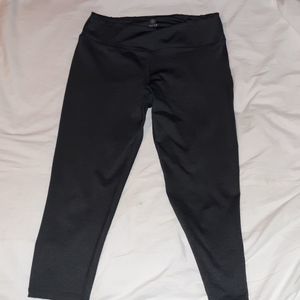 Gaiam Workout Capri Leggings w/Pocket Medium